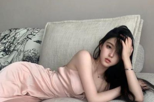 张嘉慧：从校园女孩到时尚巨星的华丽转身