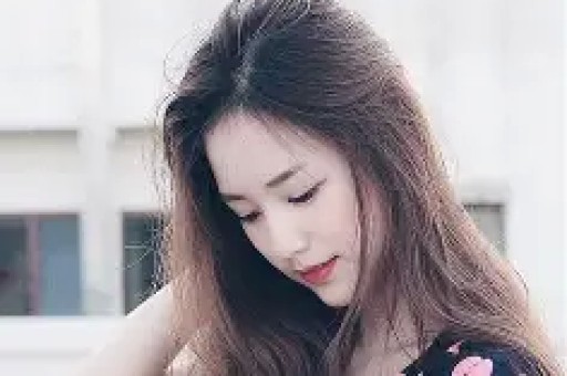 女粉丝虚构“95后”单身人设骗走男主播500余万元被判11年